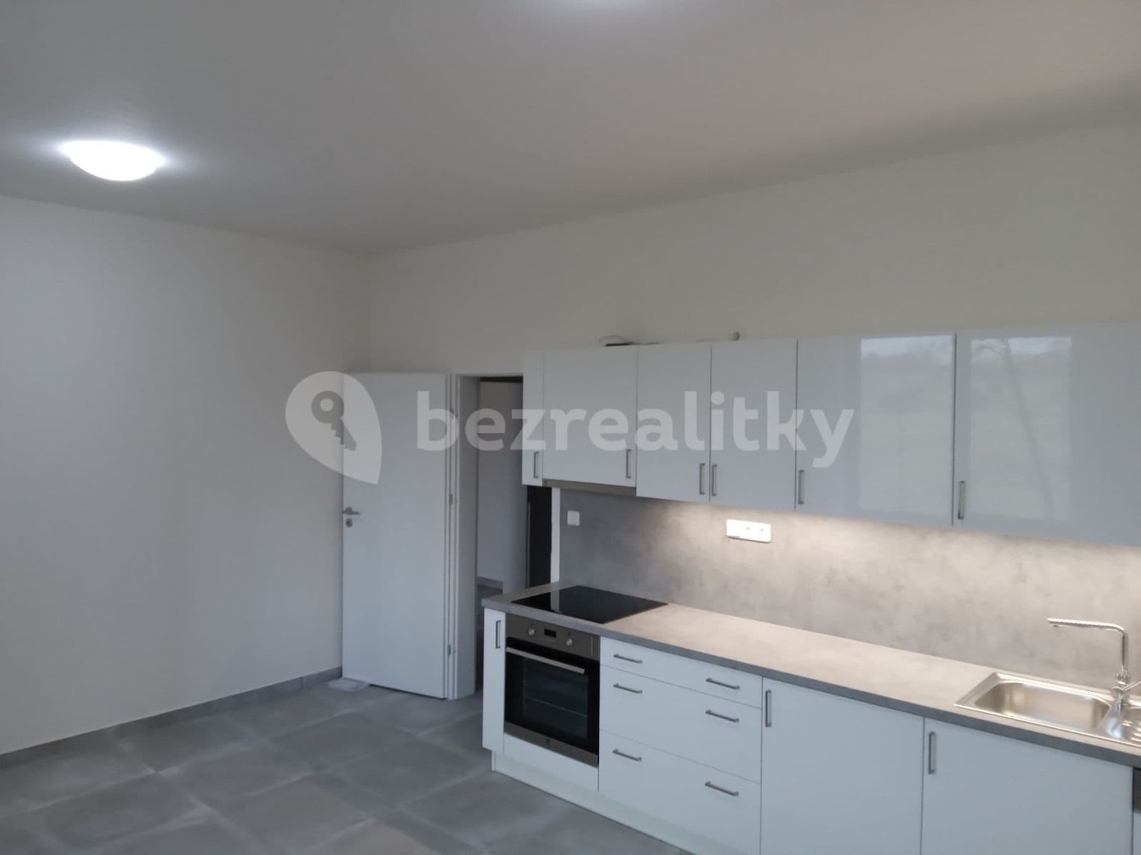 Pronájem bytu 1+kk 38 m², V Pitkovičkách, Praha, Praha Pronájem bytu 1+kk 38 m², V Pitkovičkách, Praha, Praha