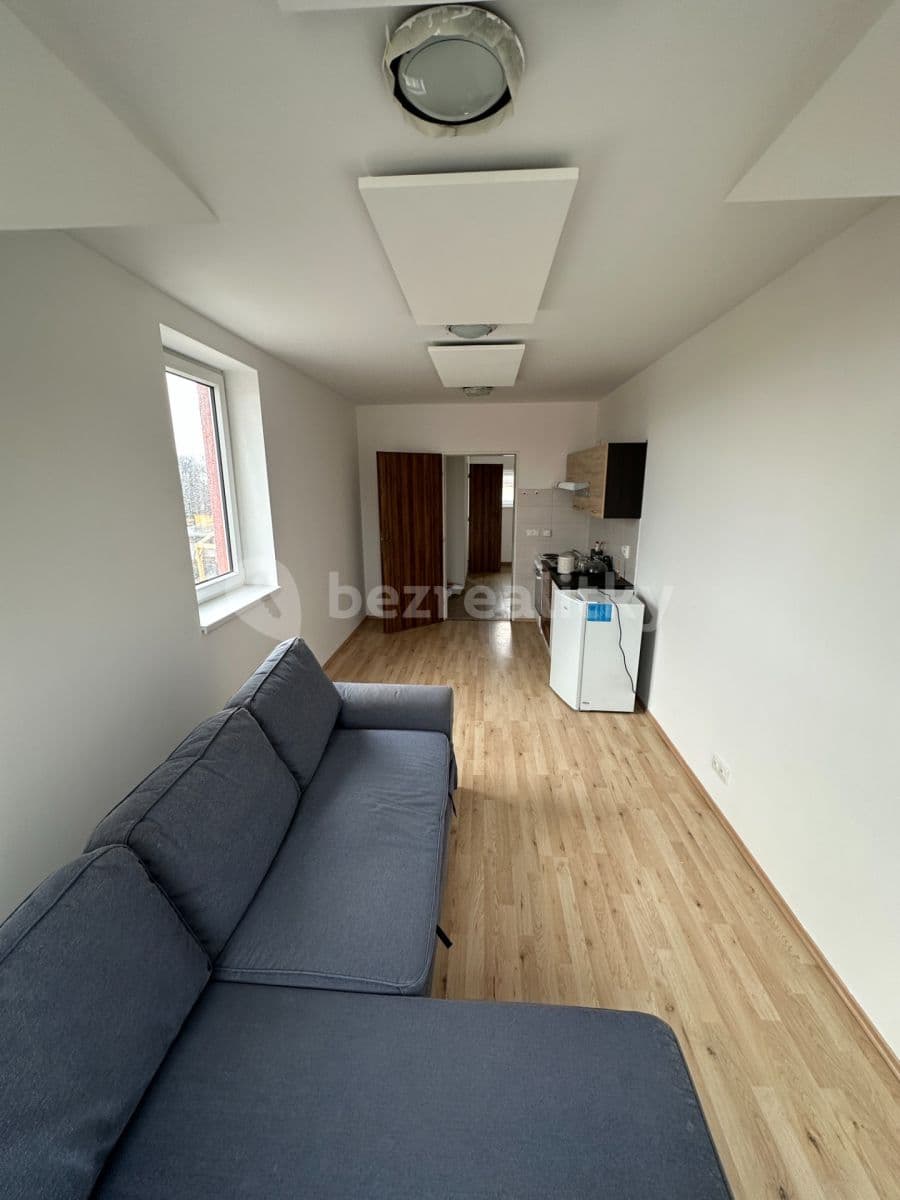 Pronájem bytu 1+kk 29 m², Škvorec, Středočeský kraj Pronájem bytu 1+kk 29 m², Škvorec, Středočeský kraj