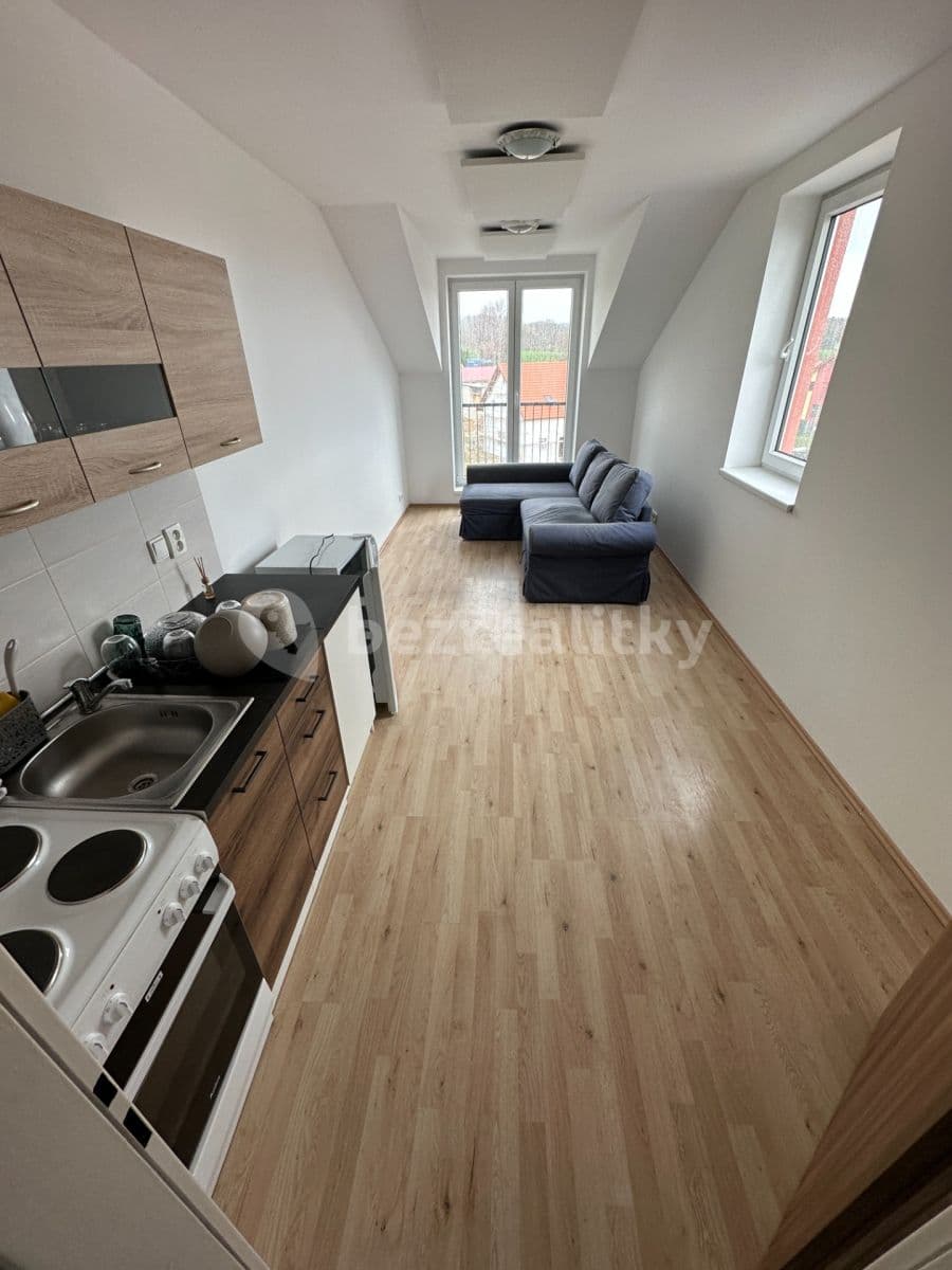 Pronájem bytu 1+kk 29 m², Škvorec, Středočeský kraj Pronájem bytu 1+kk 29 m², Škvorec, Středočeský kraj