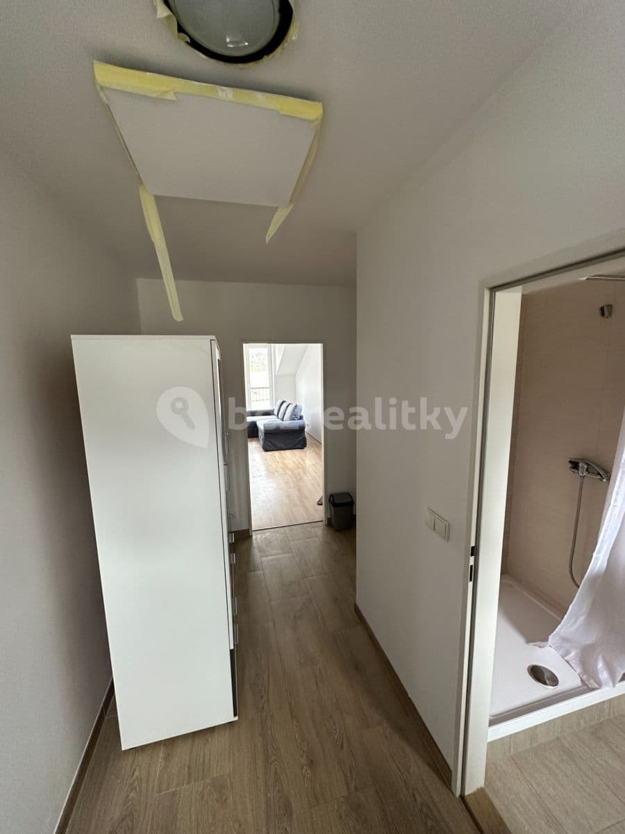Pronájem bytu 1+kk 29 m², Škvorec, Středočeský kraj Pronájem bytu 1+kk 29 m², Škvorec, Středočeský kraj