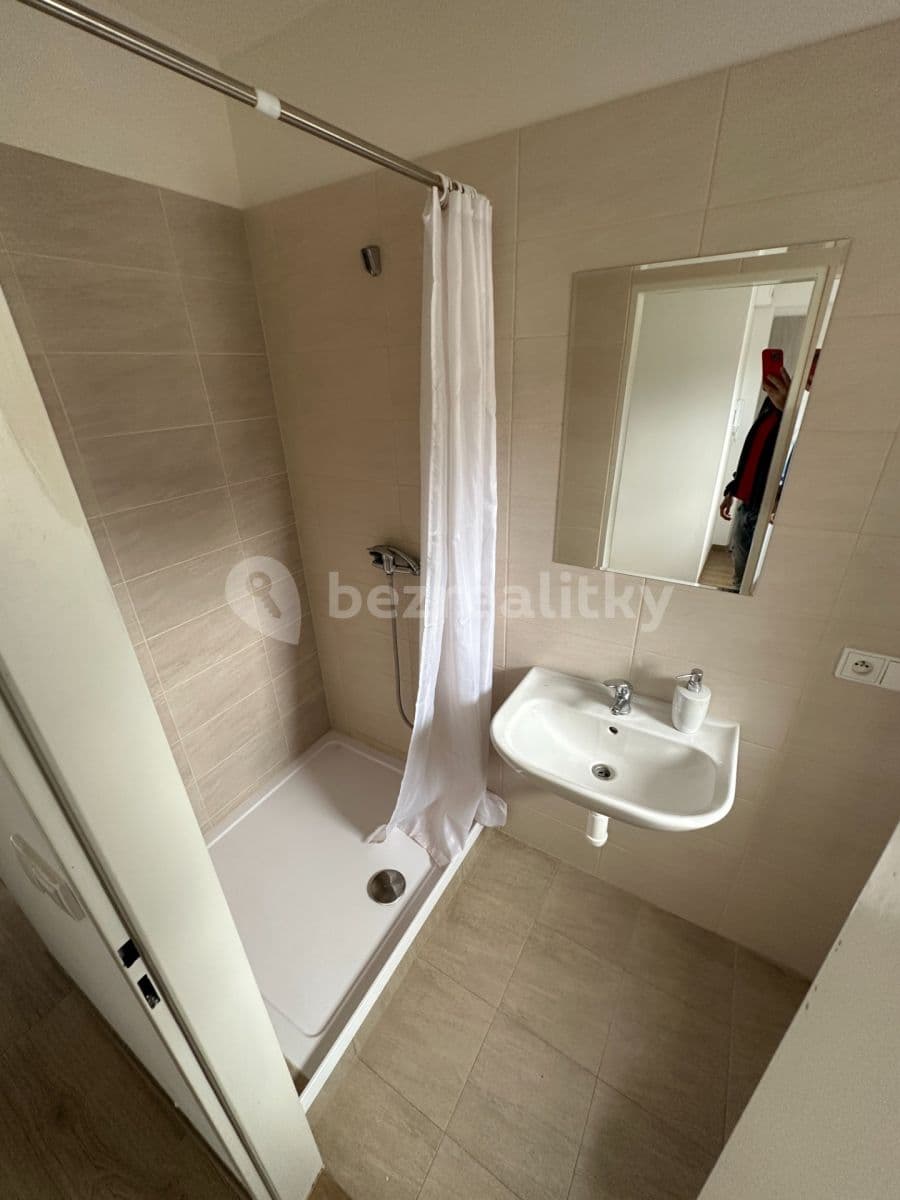 Pronájem bytu 1+kk 29 m², Škvorec, Středočeský kraj Pronájem bytu 1+kk 29 m², Škvorec, Středočeský kraj