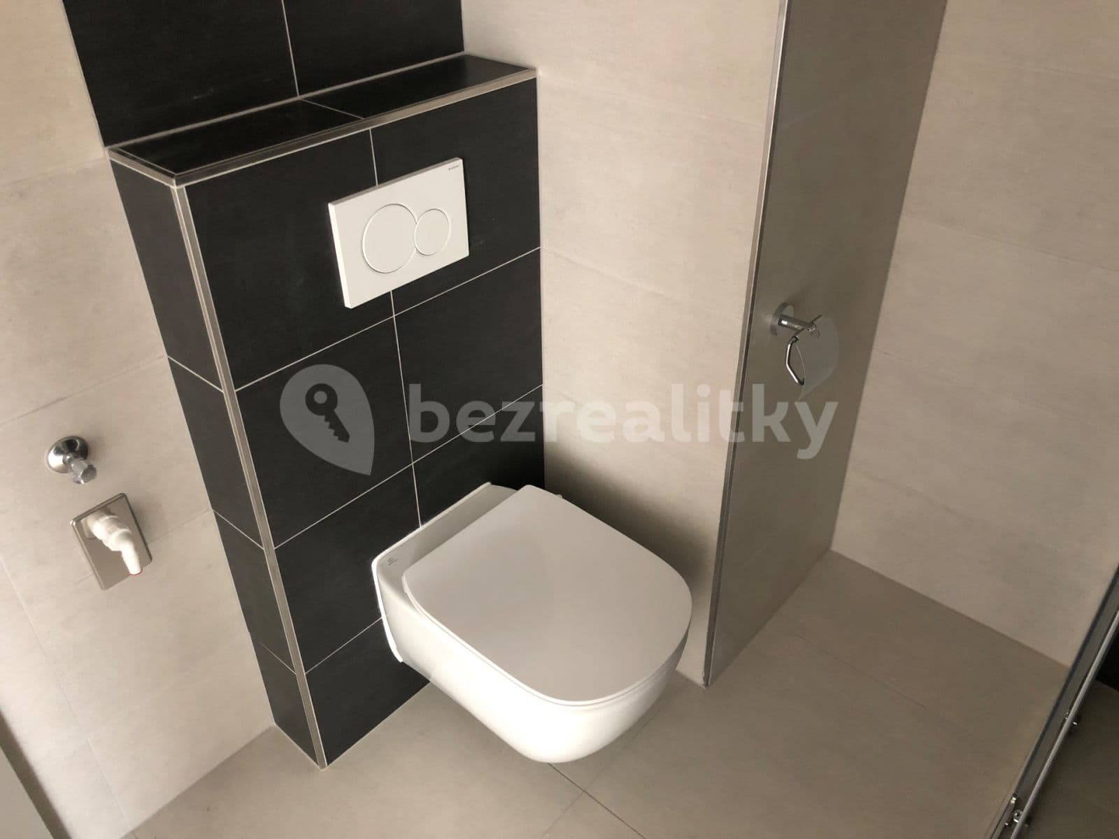 Pronájem bytu 2+kk 60 m², Čechova, Kladno, Středočeský kraj Pronájem bytu 2+kk 60 m², Čechova, Kladno, Středočeský kraj