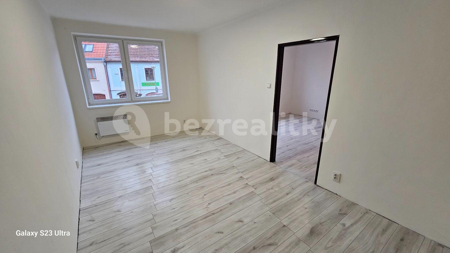 Prodej bytu 3+1 84 m², Husovo náměstí, Mladá Vožice, Jihočeský kraj