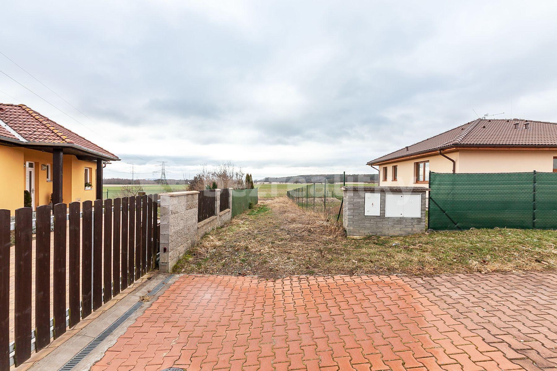 Prodej pozemku 1.609 m², Ptýrov, Ptýrov, Středočeský kraj