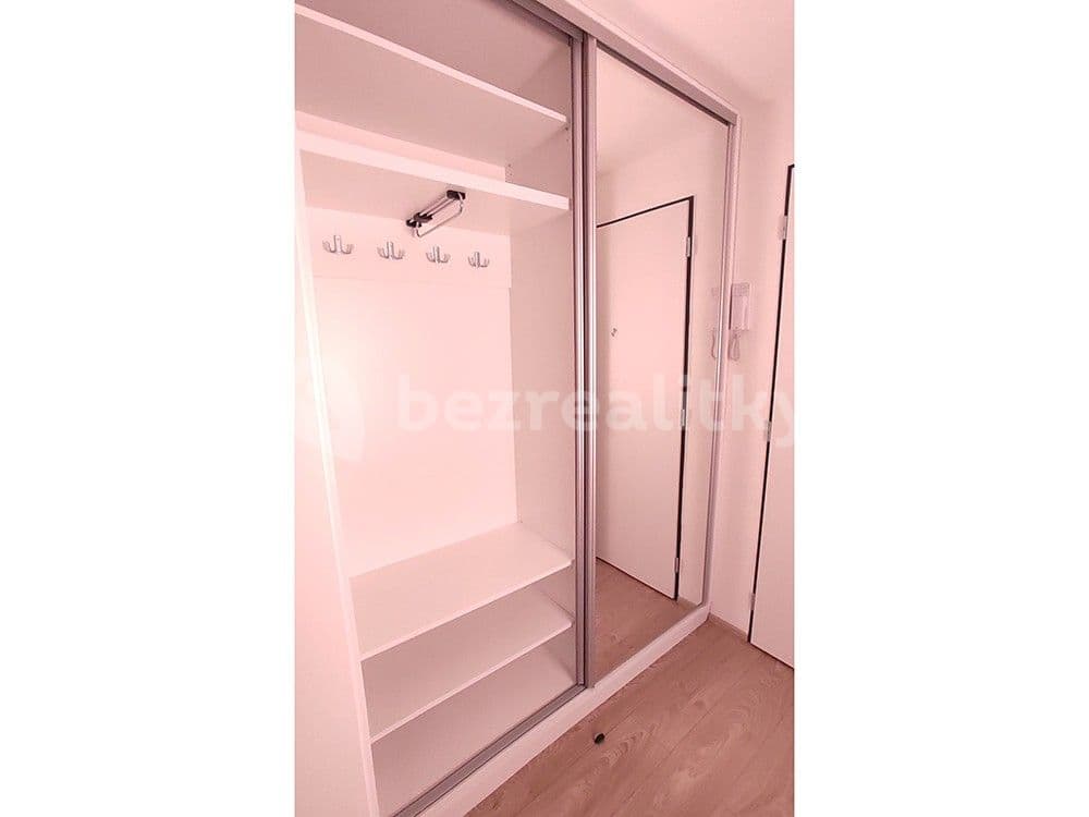 Pronájem bytu 1+kk 30 m², Bratislavská, Brno, Jihomoravský kraj Pronájem bytu 1+kk 30 m², Bratislavská, Brno, Jihomoravský kraj