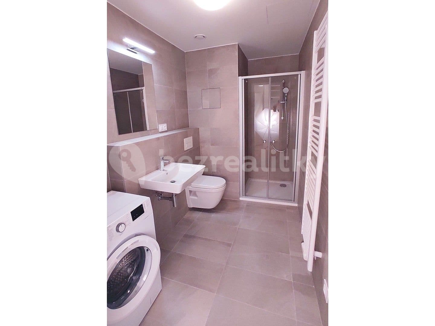 Pronájem bytu 1+kk 30 m², Bratislavská, Brno, Jihomoravský kraj Pronájem bytu 1+kk 30 m², Bratislavská, Brno, Jihomoravský kraj