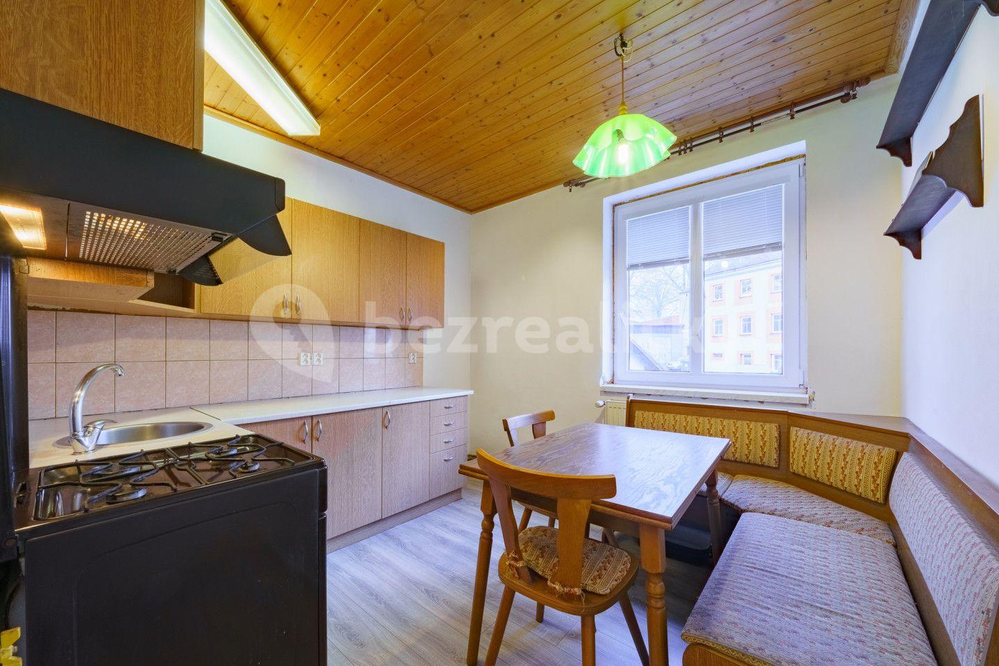 Prodej bytu 2+1 60 m², U pošty, Hranice, Karlovarský kraj