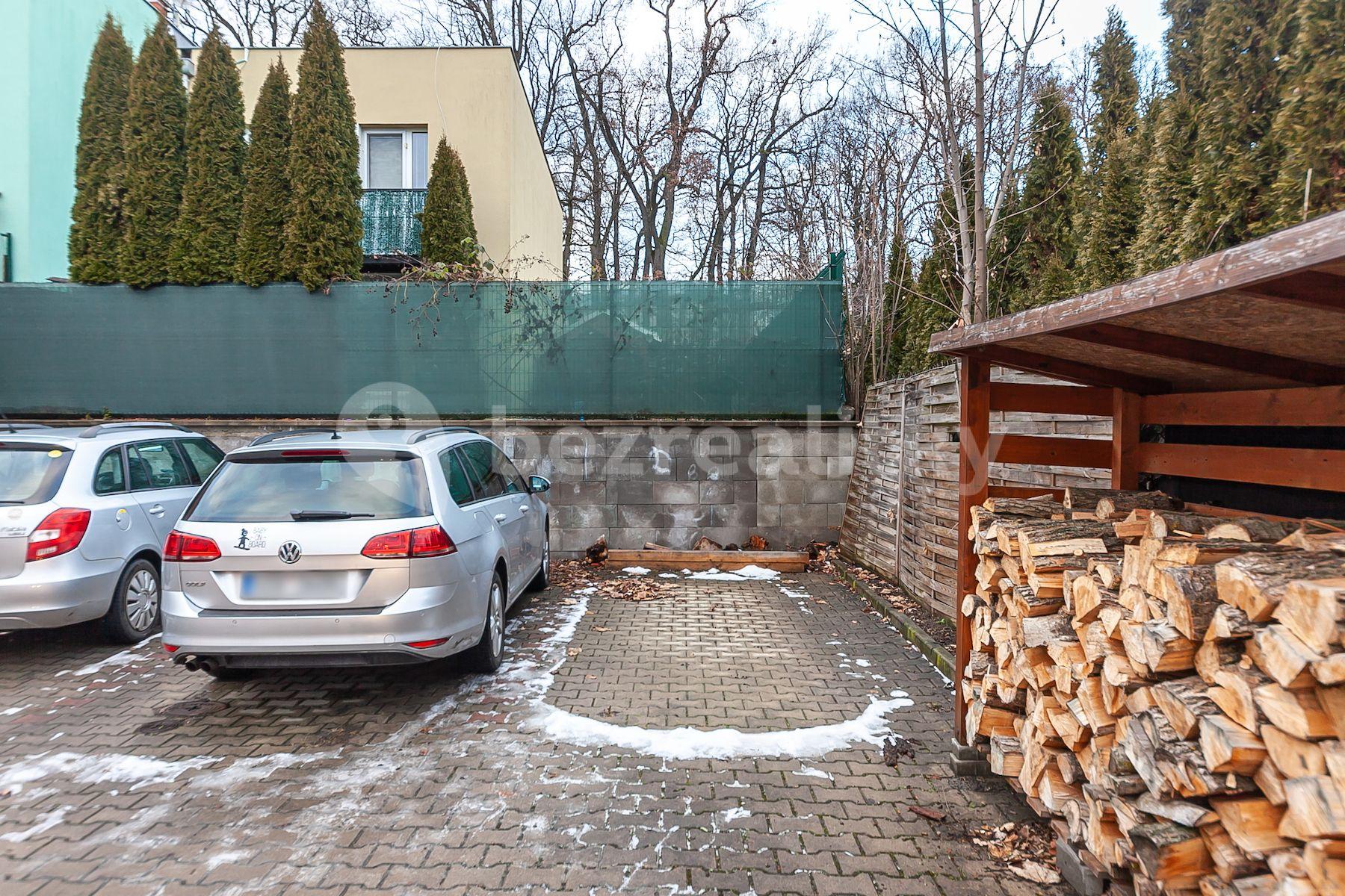 Prodej domu 103 m², pozemek 316 m², V Konírnách, Milovice, Středočeský kraj