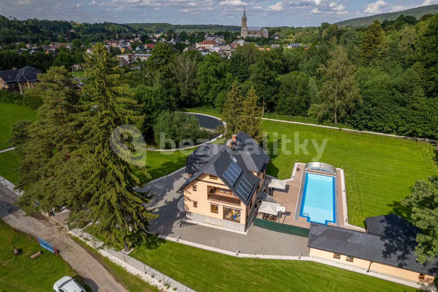 Prodej domu 450 m², pozemek 5.145 m², Hlavní, Mikulovice, Olomoucký kraj