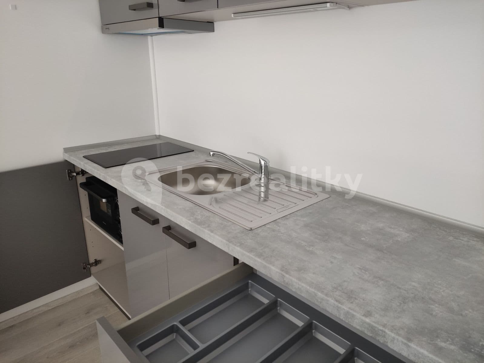 Pronájem bytu 1+kk 30 m², Edmunda Husserla, Olomouc, Olomoucký kraj Pronájem bytu 1+kk 30 m², Edmunda Husserla, Olomouc, Olomoucký kraj