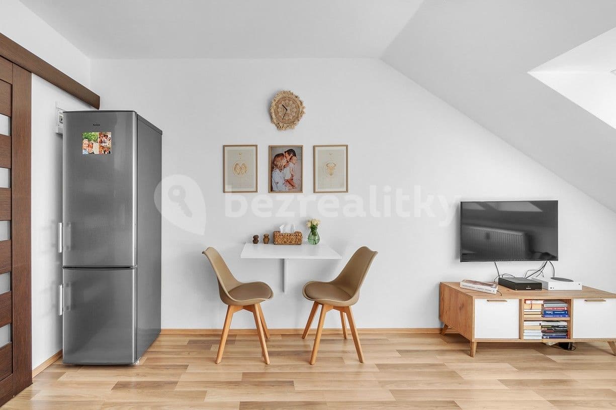 Pronájem bytu 2+kk 36 m², Pod Labuťkou, Praha, Praha Pronájem bytu 2+kk 36 m², Pod Labuťkou, Praha, Praha