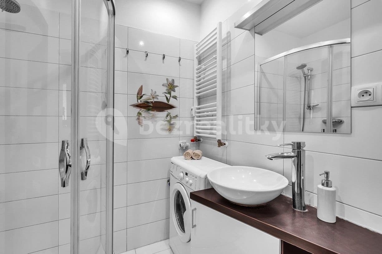 Pronájem bytu 2+kk 36 m², Pod Labuťkou, Praha, Praha Pronájem bytu 2+kk 36 m², Pod Labuťkou, Praha, Praha