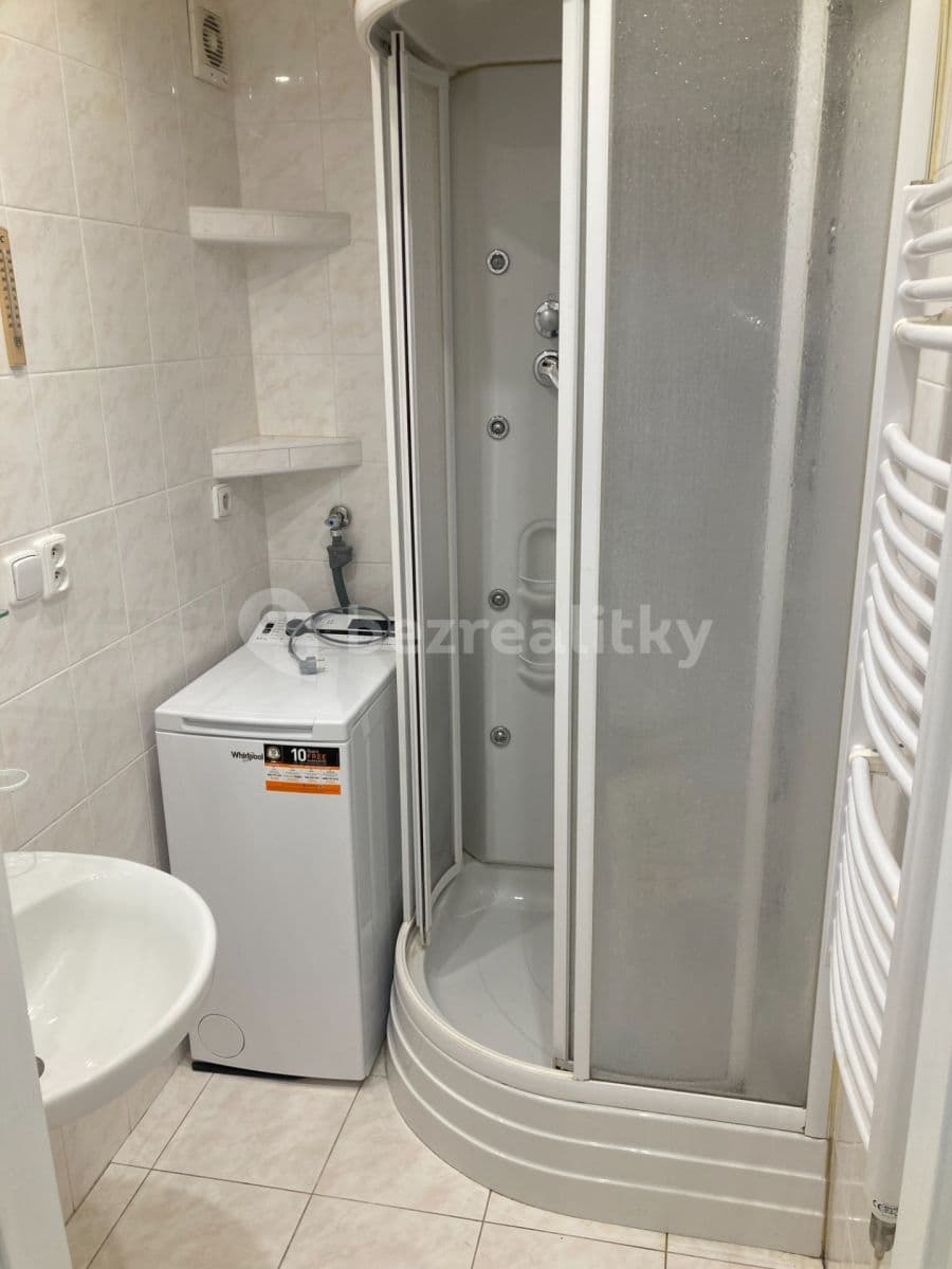 Pronájem bytu 1+kk 36 m², Ouholická, Praha, Praha Pronájem bytu 1+kk 36 m², Ouholická, Praha, Praha