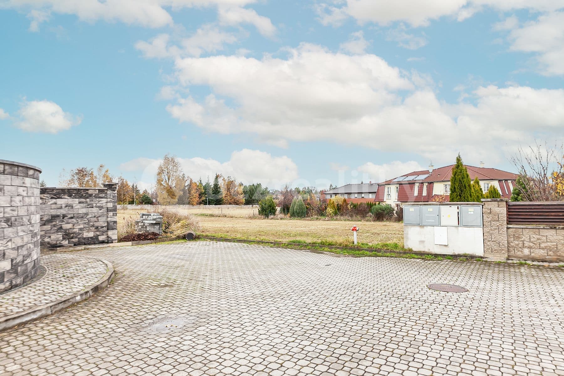 Prodej pozemku 2.303 m², Ibišková, Jesenice, Středočeský kraj