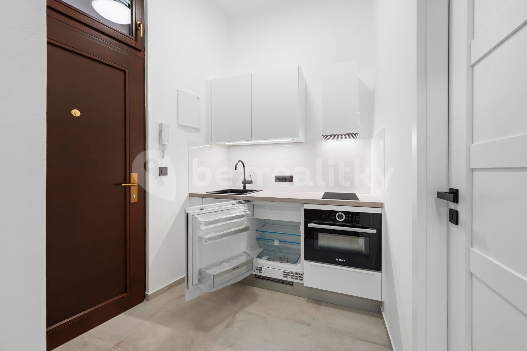 Pronájem bytu 1+kk 26 m², Ostrovní, Praha, Praha Pronájem bytu 1+kk 26 m², Ostrovní, Praha, Praha