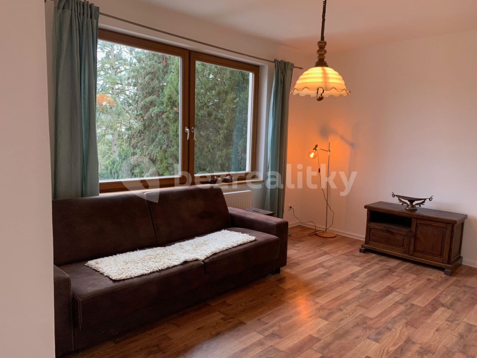 Pronájem bytu 4+kk 75 m², Poštovní, Černošice, Středočeský kraj Pronájem bytu 4+kk 75 m², Poštovní, Černošice, Středočeský kraj