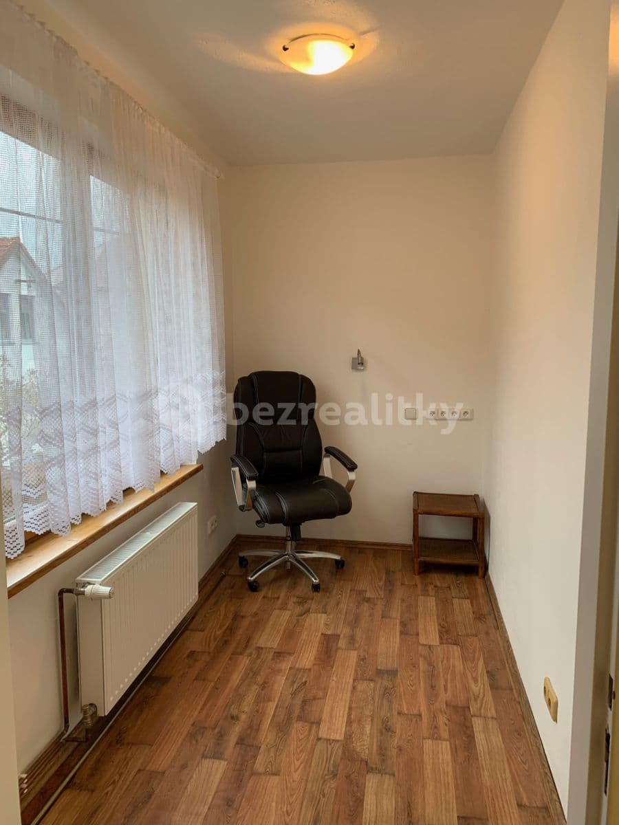 Pronájem bytu 4+kk 75 m², Poštovní, Černošice, Středočeský kraj Pronájem bytu 4+kk 75 m², Poštovní, Černošice, Středočeský kraj