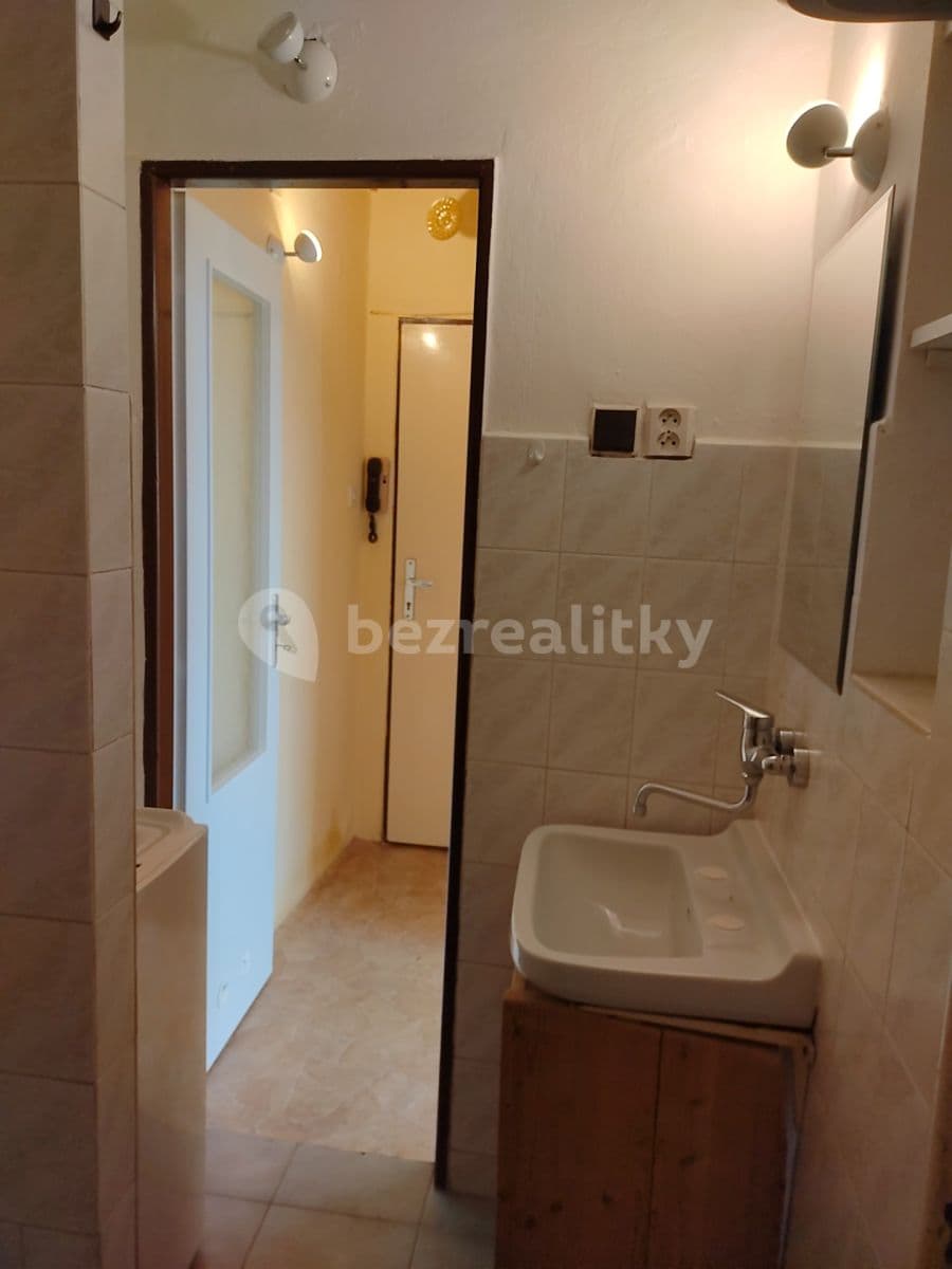 Pronájem bytu 1+kk 23 m², Orelská, Praha, Praha Pronájem bytu 1+kk 23 m², Orelská, Praha, Praha