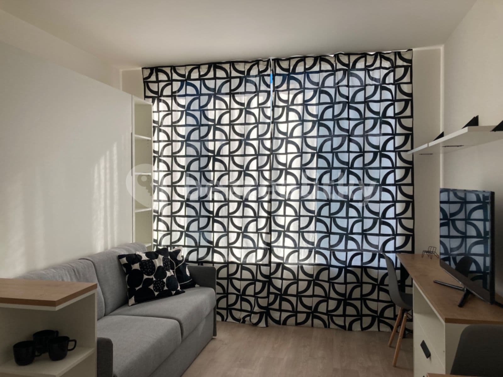 Pronájem bytu 1+kk 20 m², Plzeňská, Praha, Praha Pronájem bytu 1+kk 20 m², Plzeňská, Praha, Praha