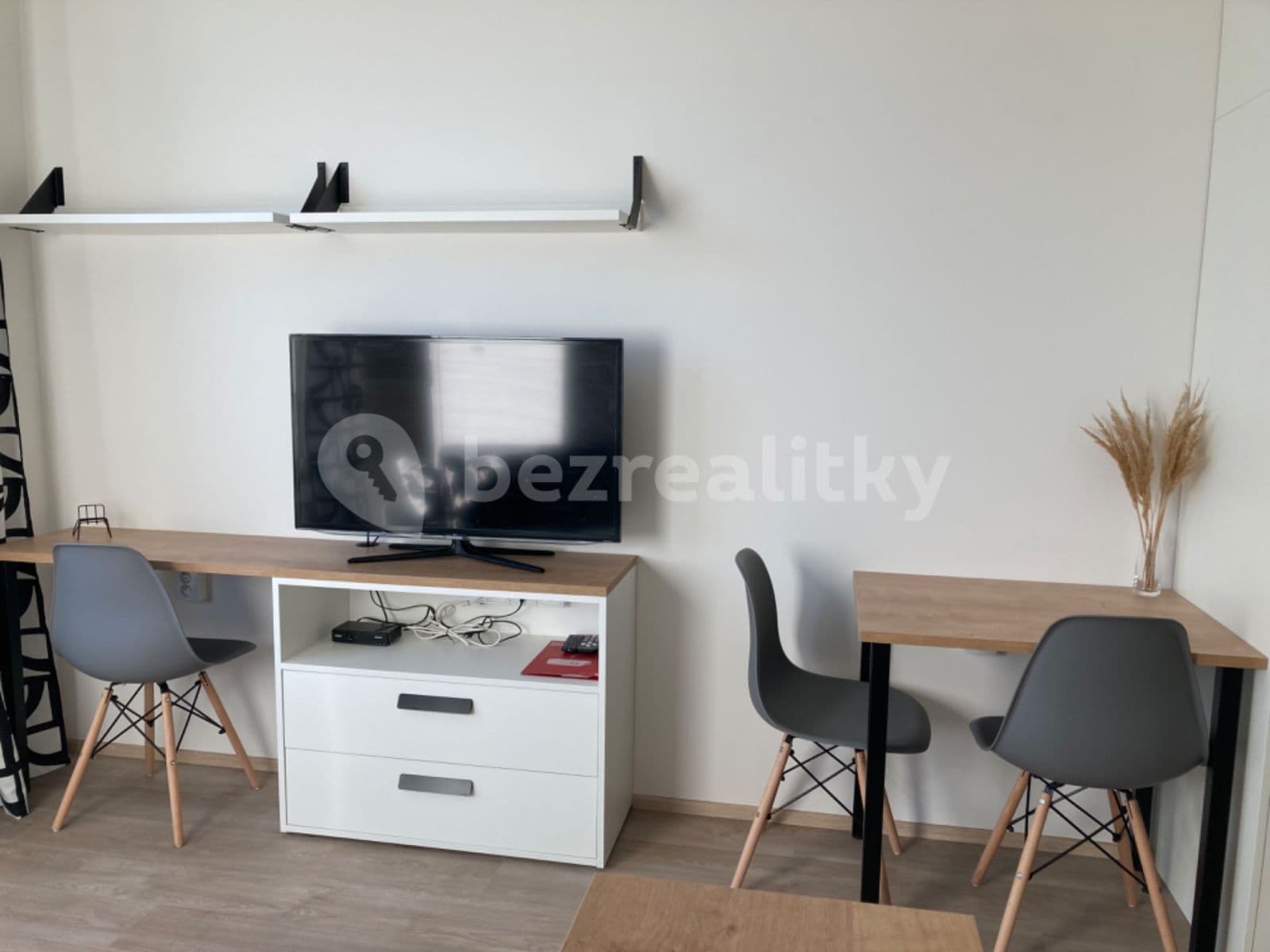 Pronájem bytu 1+kk 20 m², Plzeňská, Praha, Praha Pronájem bytu 1+kk 20 m², Plzeňská, Praha, Praha