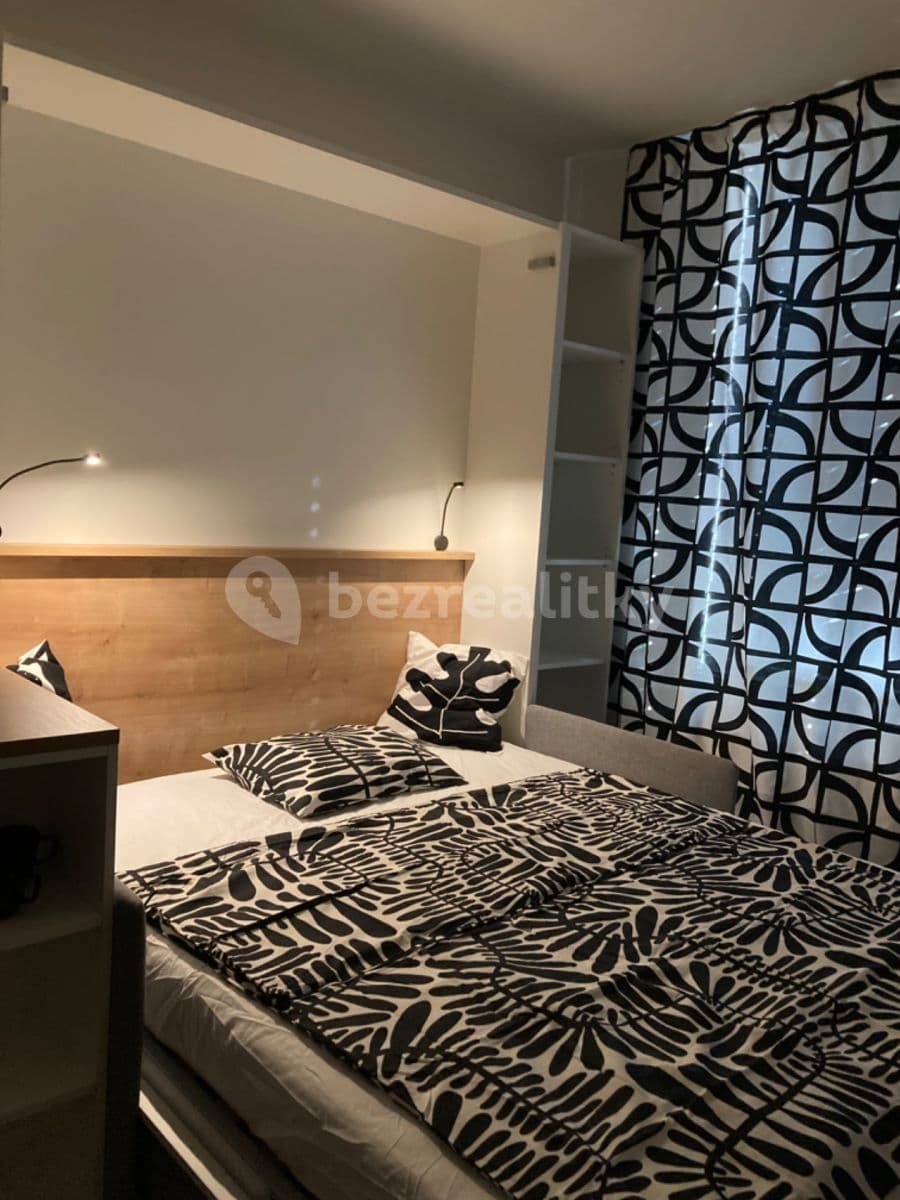 Pronájem bytu 1+kk 20 m², Plzeňská, Praha, Praha Pronájem bytu 1+kk 20 m², Plzeňská, Praha, Praha