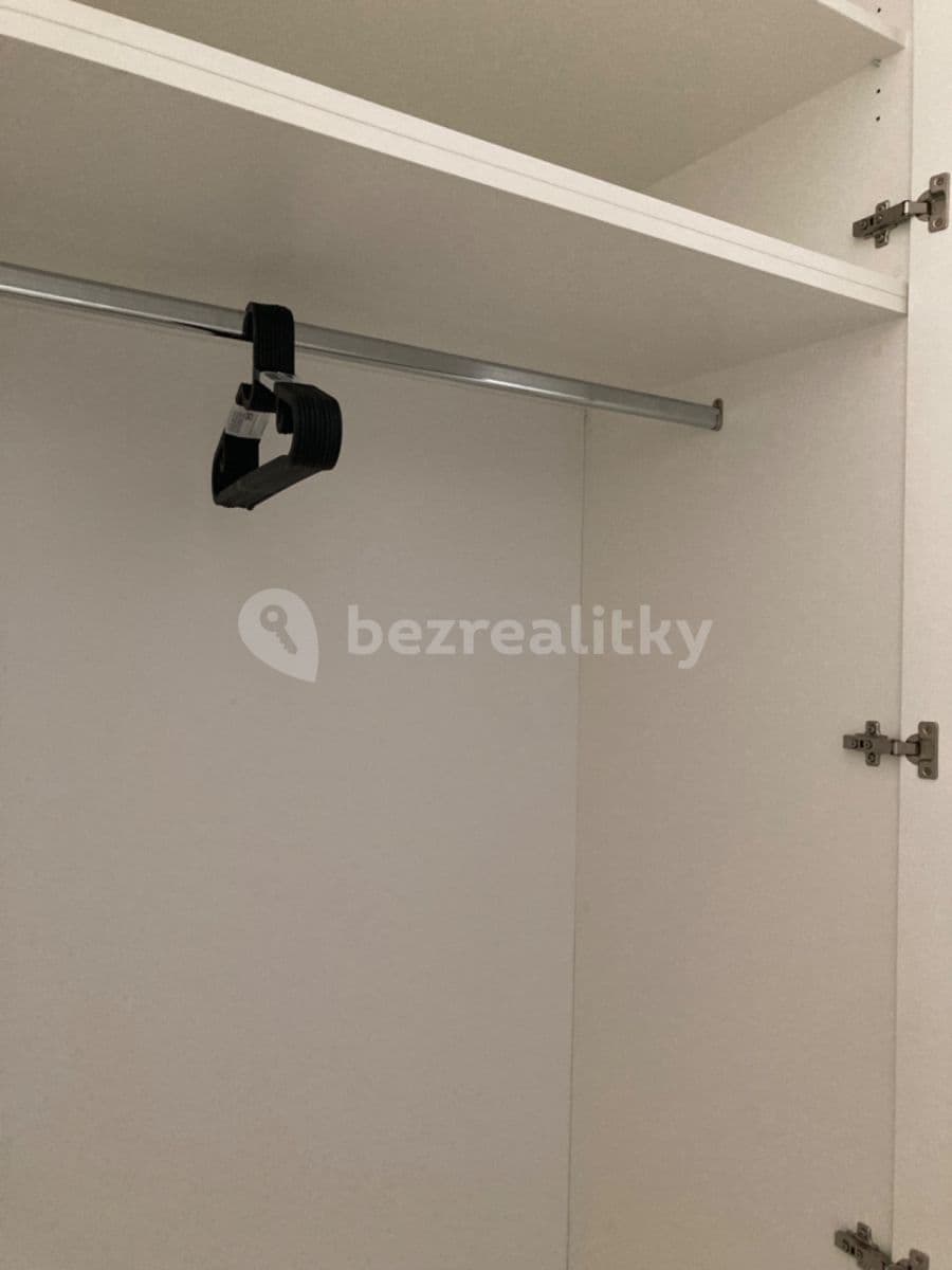 Pronájem bytu 1+kk 20 m², Plzeňská, Praha, Praha Pronájem bytu 1+kk 20 m², Plzeňská, Praha, Praha