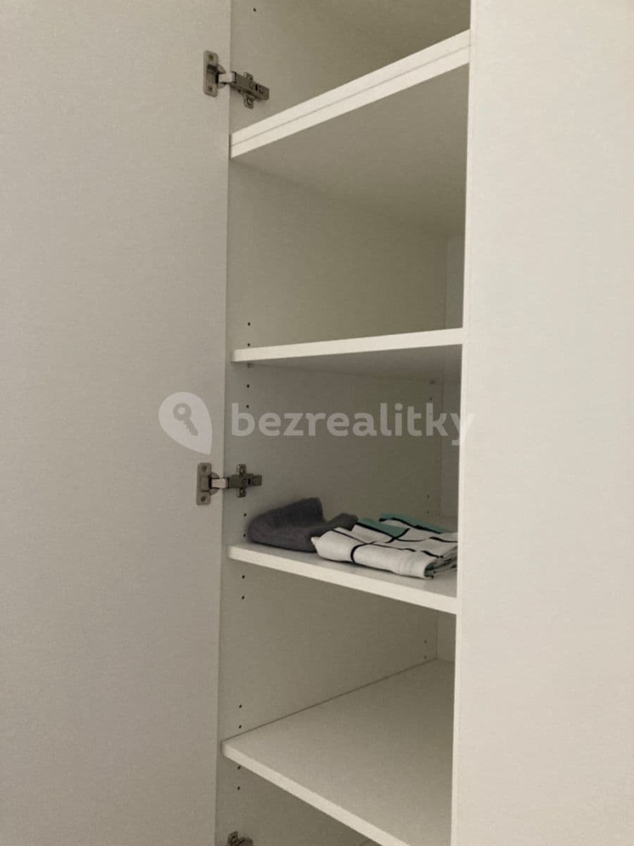 Pronájem bytu 1+kk 20 m², Plzeňská, Praha, Praha Pronájem bytu 1+kk 20 m², Plzeňská, Praha, Praha