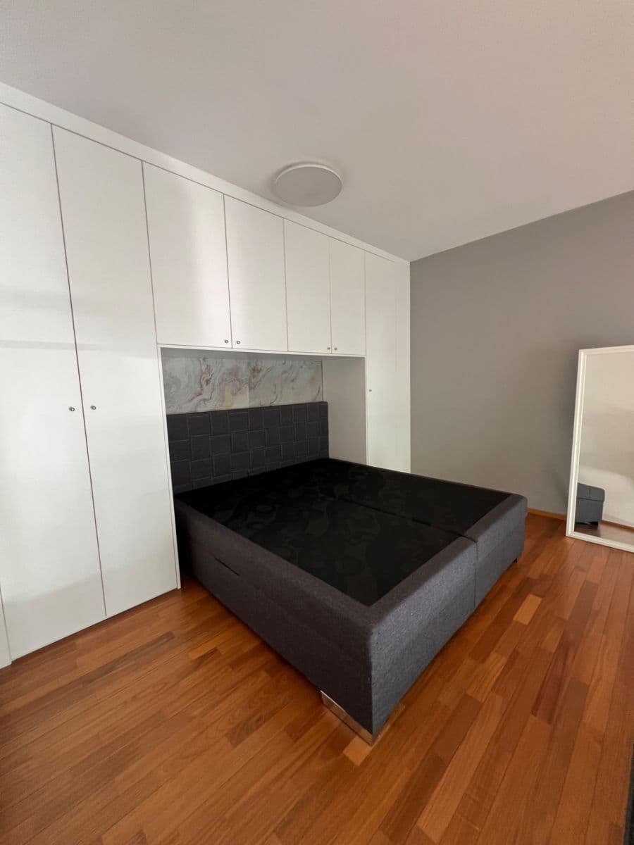 Pronájem bytu 50 m², Šaldova, Praha, Praha Pronájem bytu 50 m², Šaldova, Praha, Praha