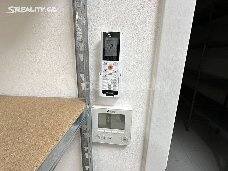 Pronájem nebytového prostoru 77 m², Horní náměstí, Divišov, Středočeský kraj Pronájem nebytového prostoru 77 m², Horní náměstí, Divišov, Středočeský kraj