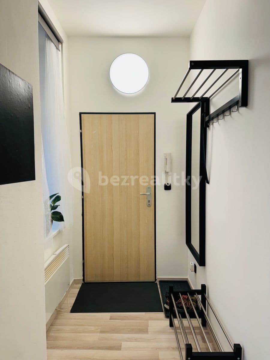 Pronájem bytu 1+1 38 m², Bubenská, Praha, Praha