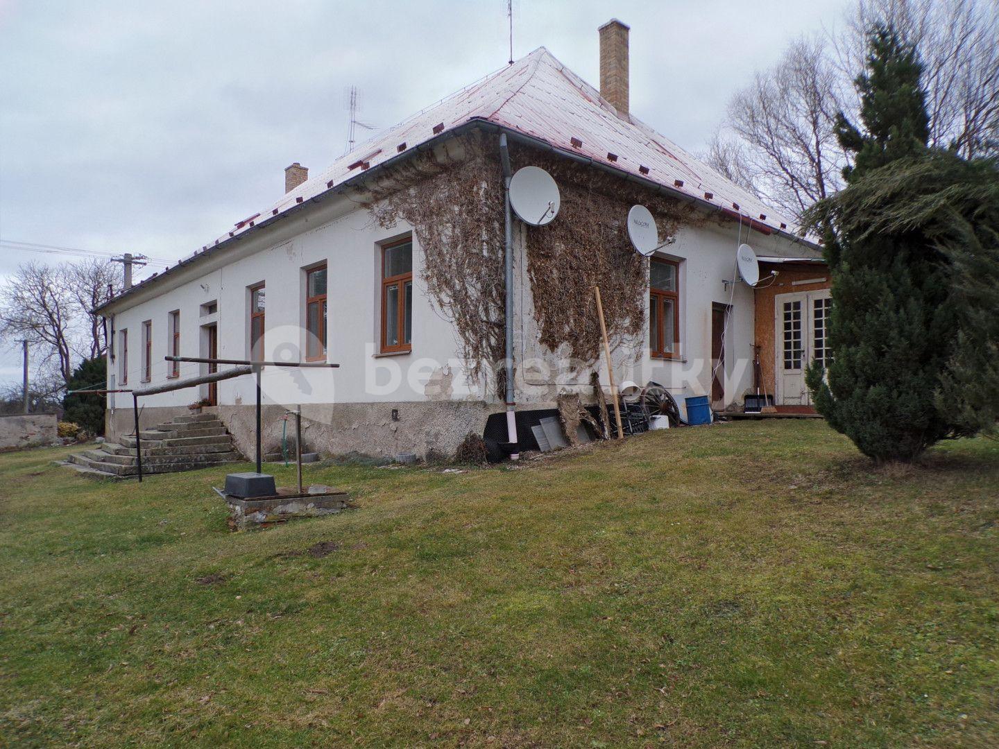 Prodej domu 260 m², pozemek 5.061 m², Třebětín, Středočeský kraj