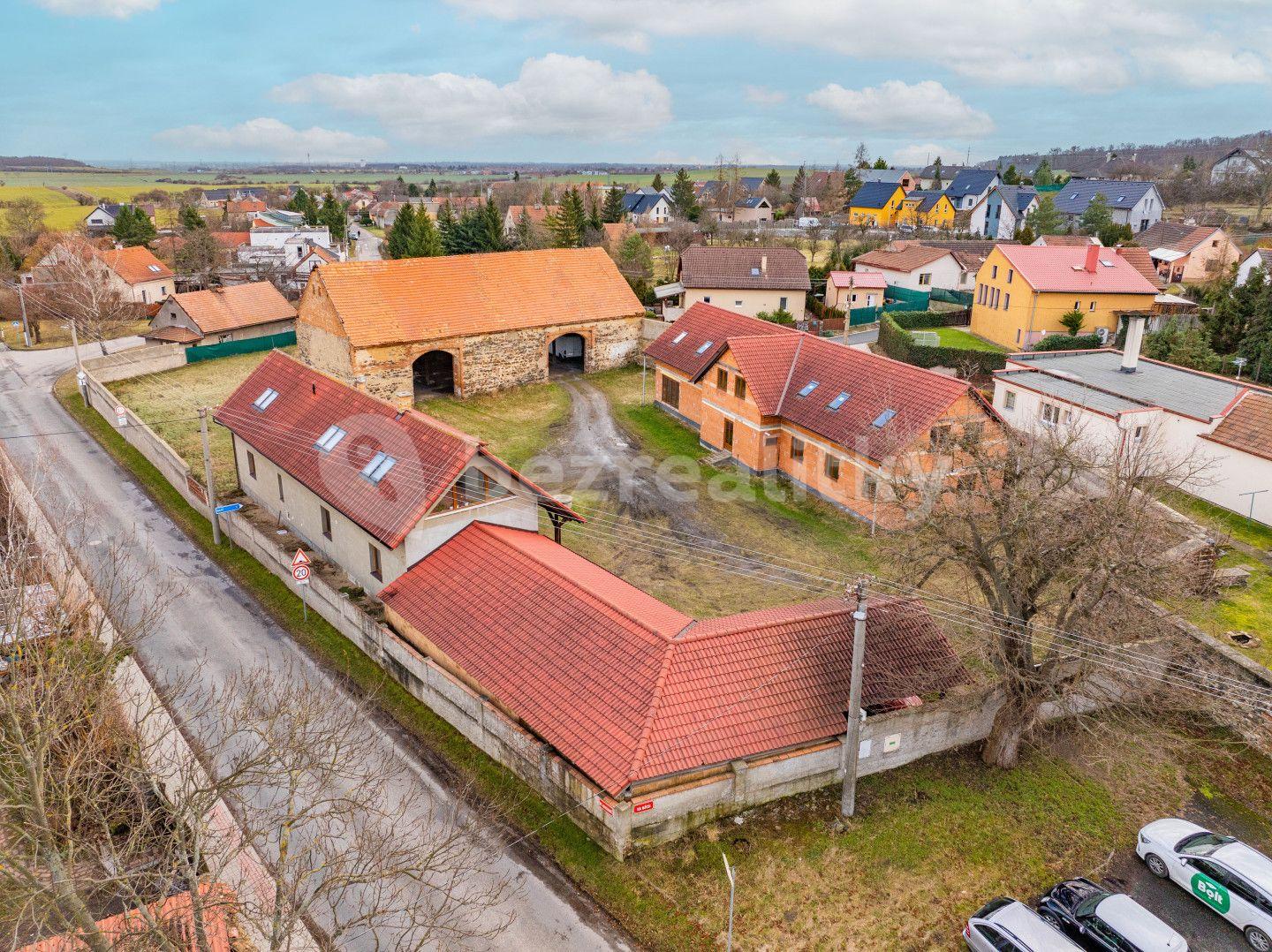 Prodej domu 591 m², pozemek 3.275 m², Panenské Břežany, Středočeský kraj