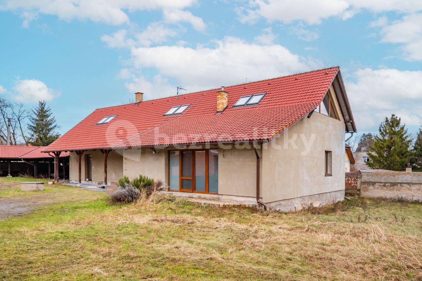 Prodej domu 591 m², pozemek 3.275 m², Panenské Břežany, Středočeský kraj