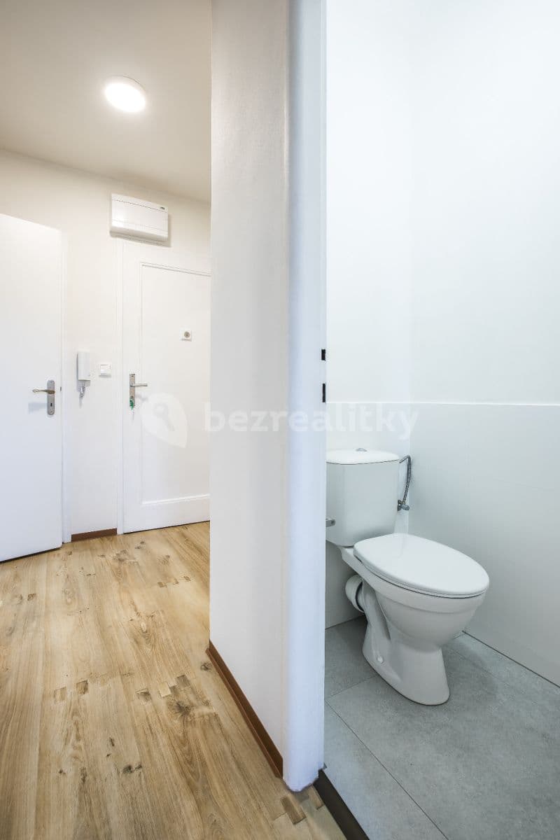 Pronájem bytu 2+1 56 m², Jungmannova, Liberec, Liberecký kraj Pronájem bytu 2+1 56 m², Jungmannova, Liberec, Liberecký kraj