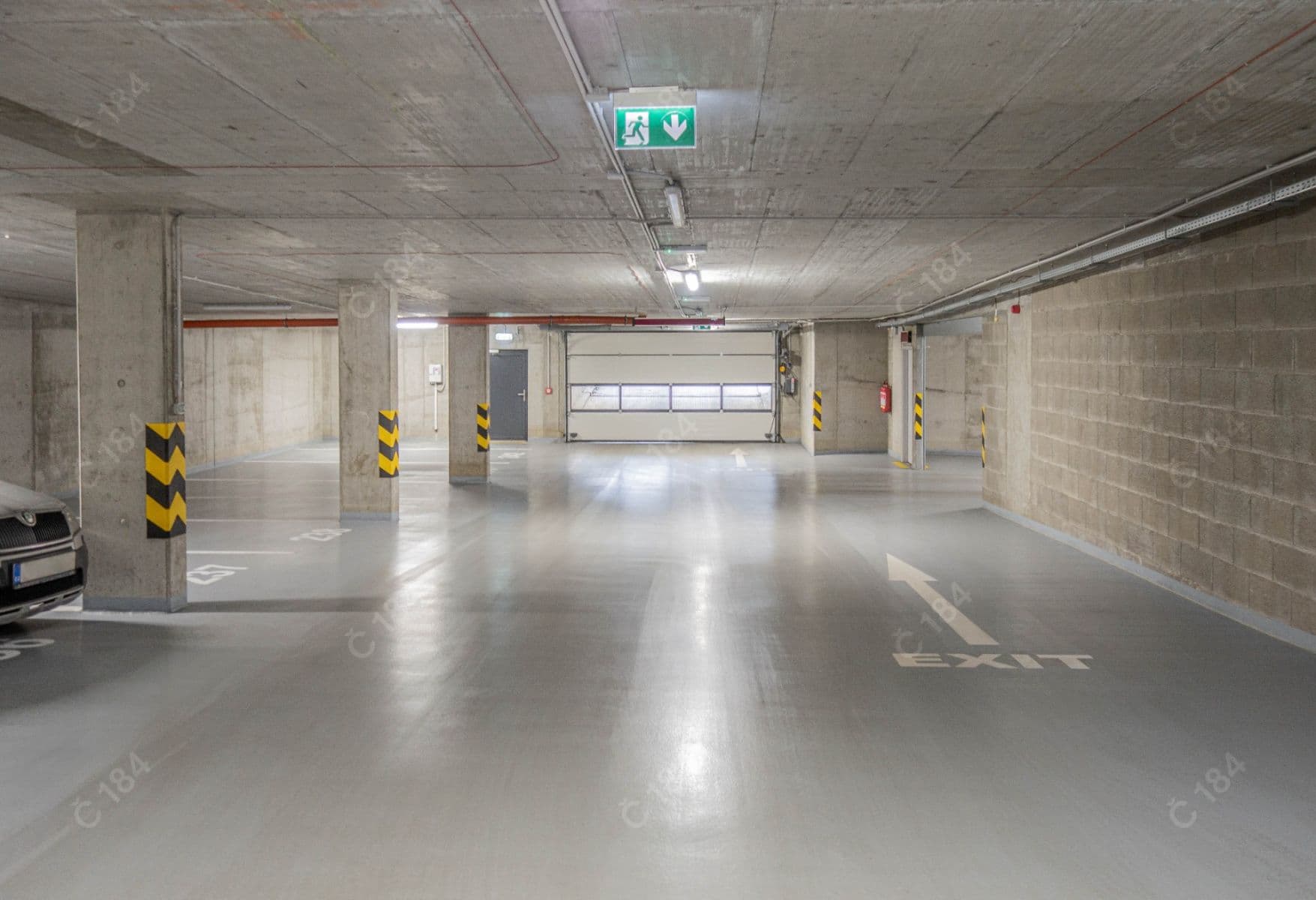 Pronájem garáže 15 m², Čerpadlová, Praha, Praha Pronájem garáže 15 m², Čerpadlová, Praha, Praha
