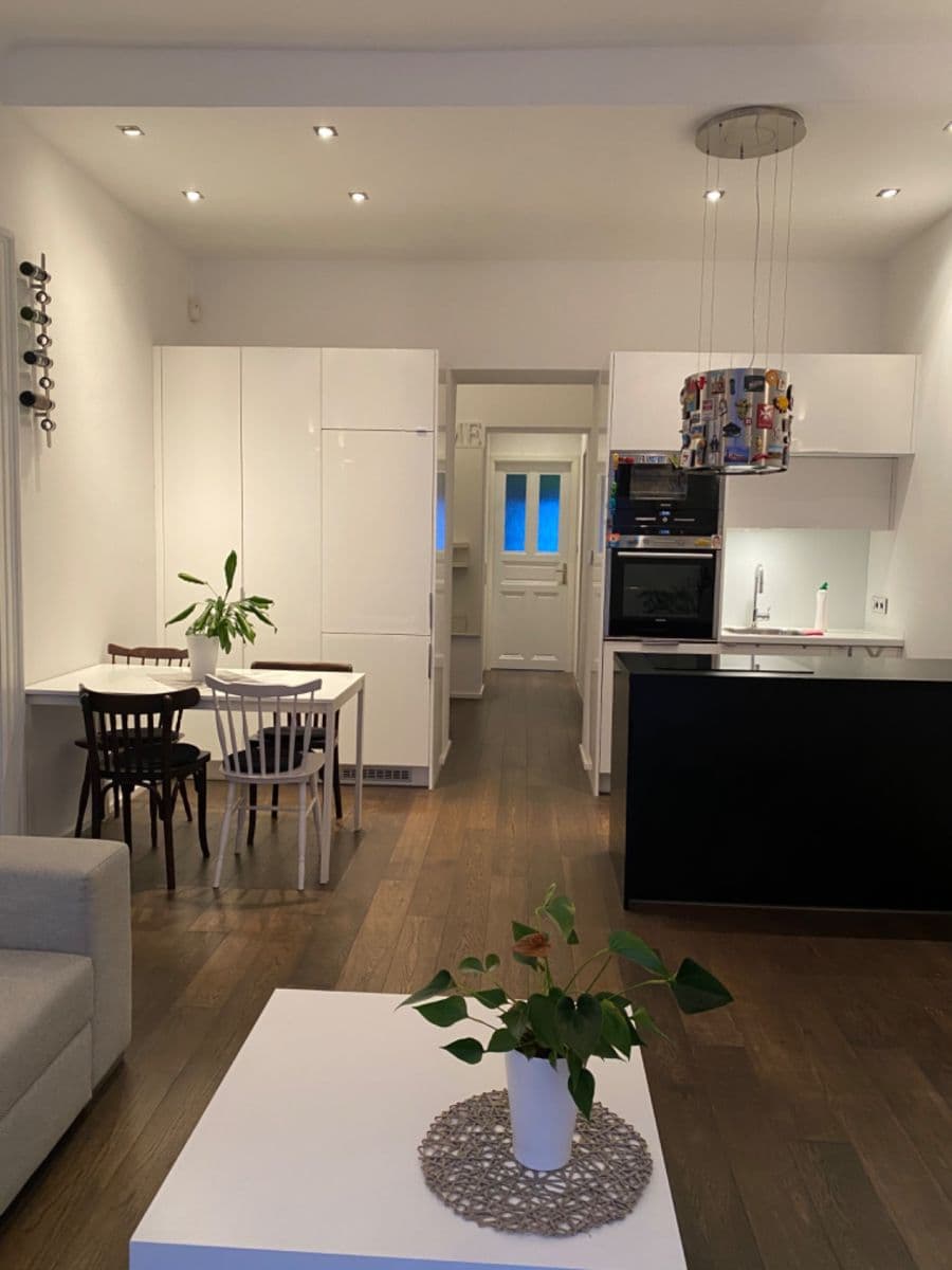 Pronájem bytu 3+kk 70 m², Korunní, Praha, Praha Pronájem bytu 3+kk 70 m², Korunní, Praha, Praha