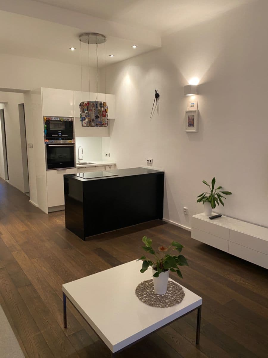 Pronájem bytu 3+kk 70 m², Korunní, Praha, Praha Pronájem bytu 3+kk 70 m², Korunní, Praha, Praha