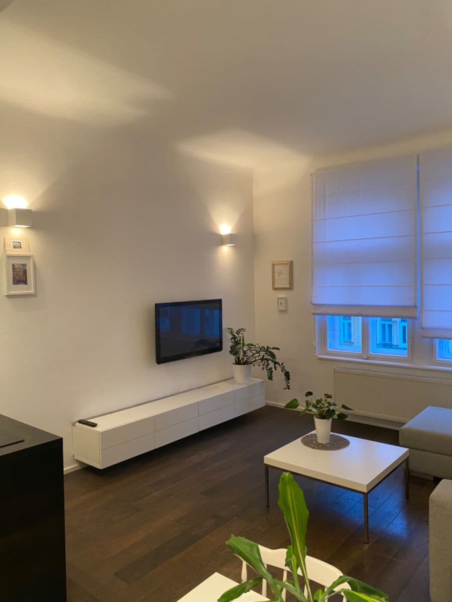Pronájem bytu 3+kk 70 m², Korunní, Praha, Praha Pronájem bytu 3+kk 70 m², Korunní, Praha, Praha