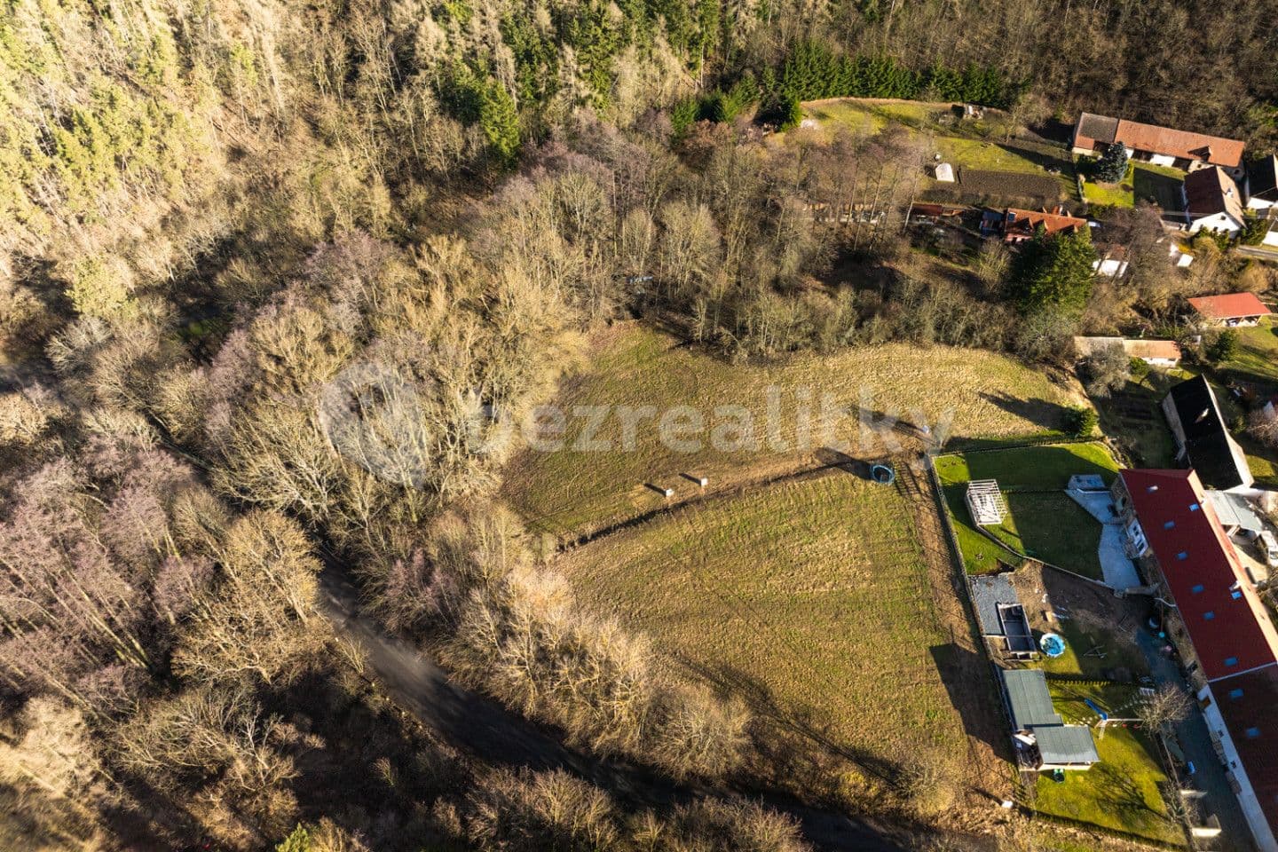 Prodej pozemku 2.066 m², Pavlíkov, Středočeský kraj