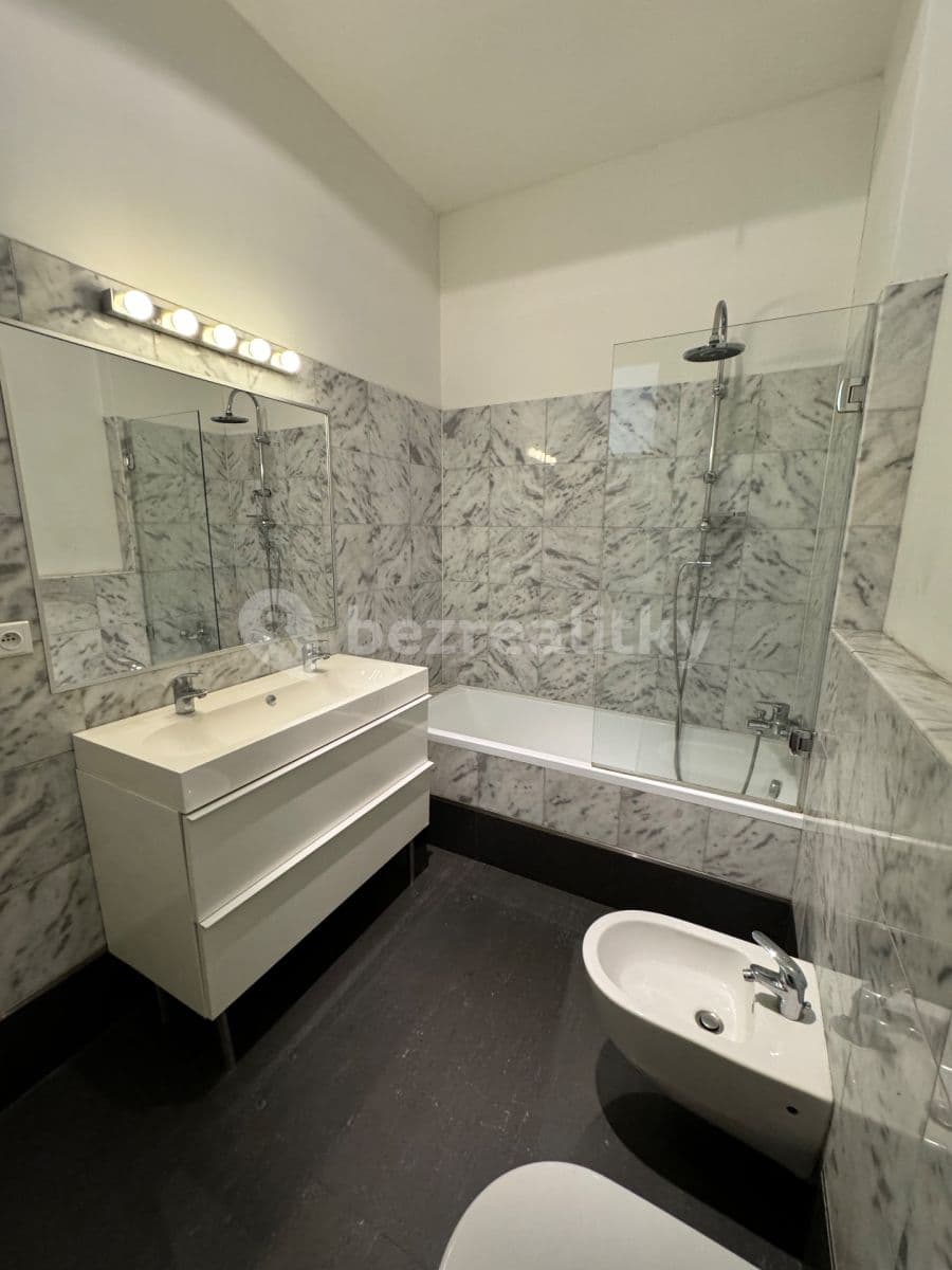 Pronájem bytu 3+kk 84 m², Revoluční, Krnov, Moravskoslezský kraj Pronájem bytu 3+kk 84 m², Revoluční, Krnov, Moravskoslezský kraj