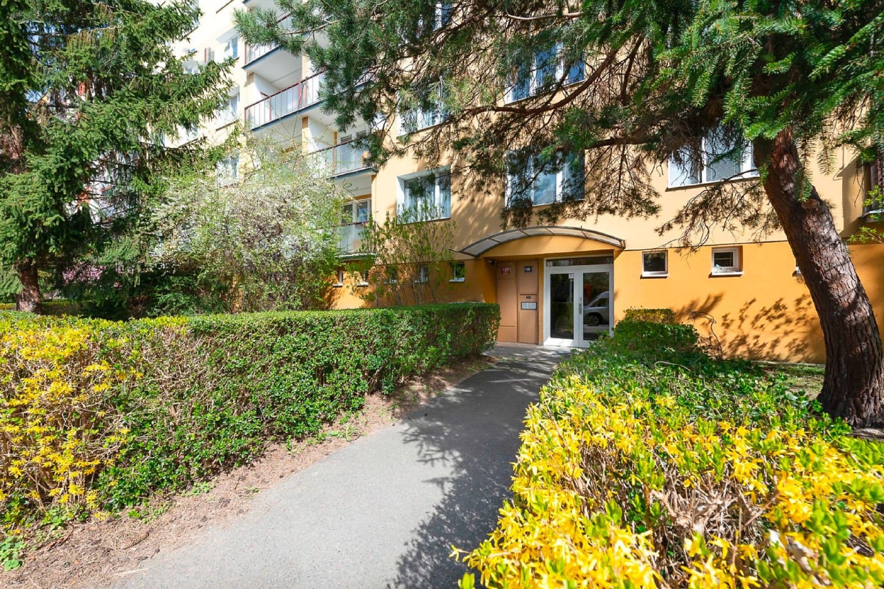 Pronájem bytu 3+1 83 m², Zárubova, Praha, Praha Pronájem bytu 3+1 83 m², Zárubova, Praha, Praha