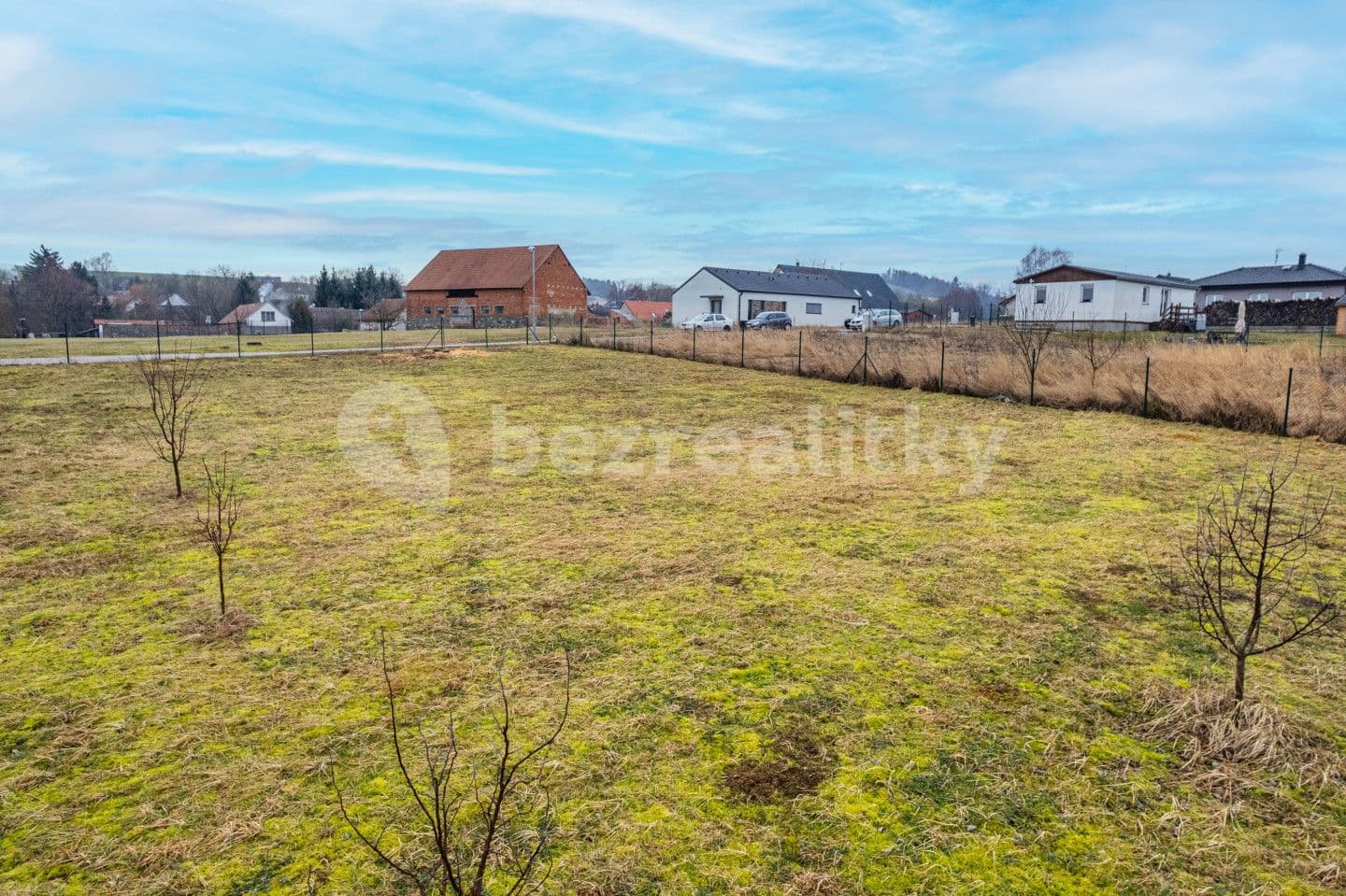 Prodej pozemku 982 m², Lešany, Středočeský kraj