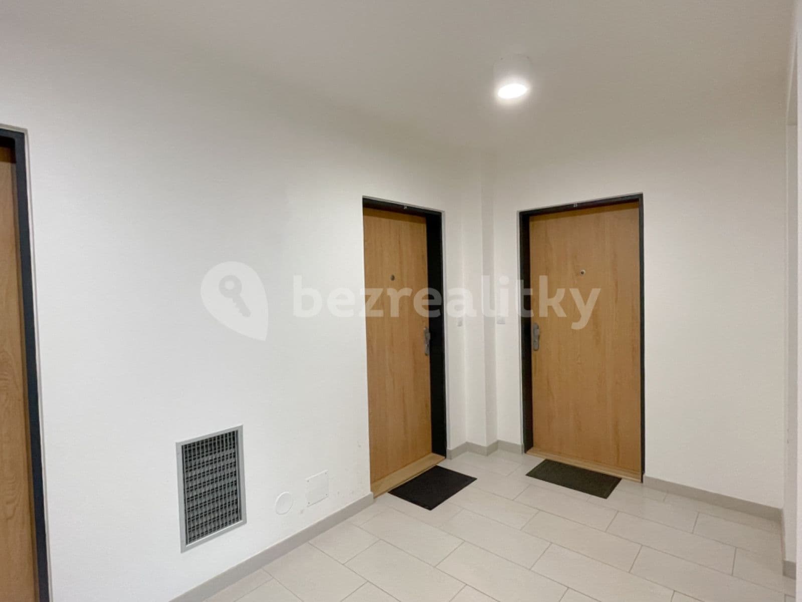 Pronájem bytu 1+kk 40 m², Olgy Havlové, Praha, Praha Pronájem bytu 1+kk 40 m², Olgy Havlové, Praha, Praha