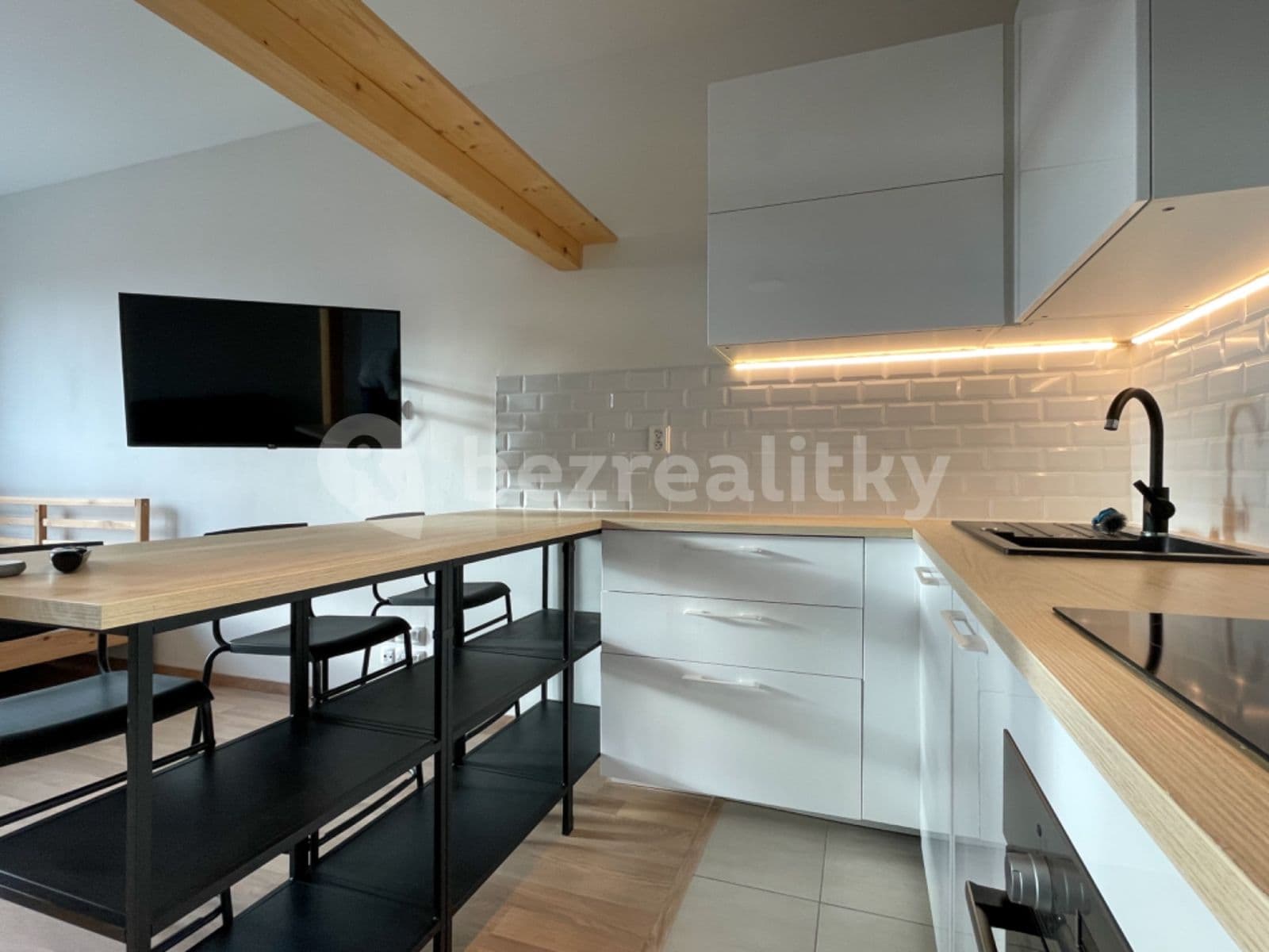 Pronájem bytu 1+kk 40 m², Olgy Havlové, Praha, Praha Pronájem bytu 1+kk 40 m², Olgy Havlové, Praha, Praha