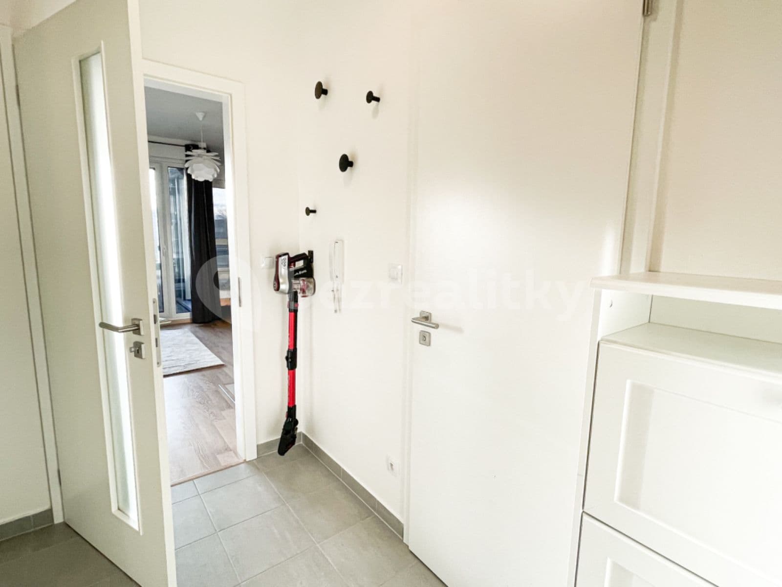 Pronájem bytu 1+kk 40 m², Olgy Havlové, Praha, Praha Pronájem bytu 1+kk 40 m², Olgy Havlové, Praha, Praha