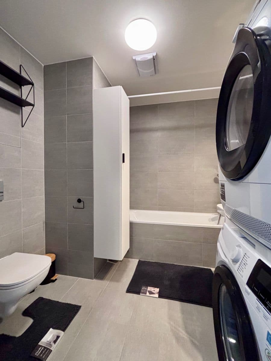 Pronájem bytu 1+kk 40 m², Olgy Havlové, Praha, Praha Pronájem bytu 1+kk 40 m², Olgy Havlové, Praha, Praha
