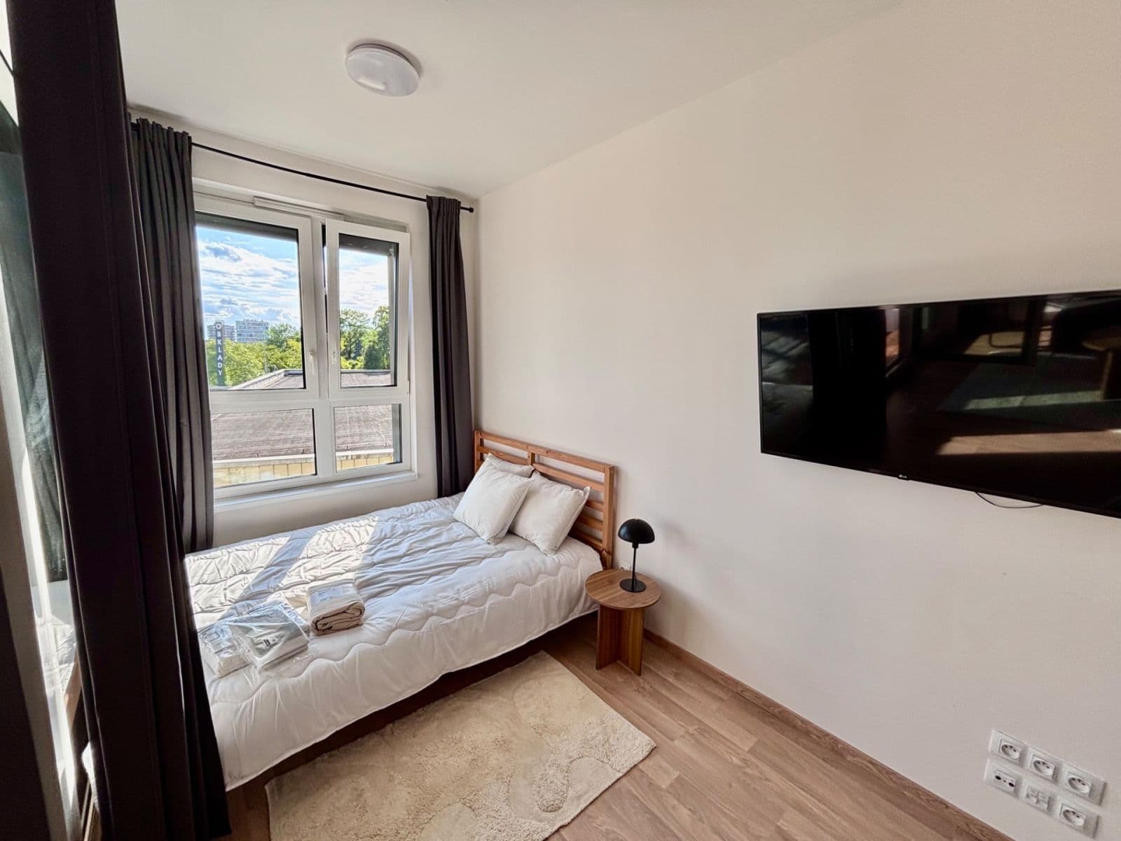 Pronájem bytu 1+kk 40 m², Olgy Havlové, Praha, Praha Pronájem bytu 1+kk 40 m², Olgy Havlové, Praha, Praha