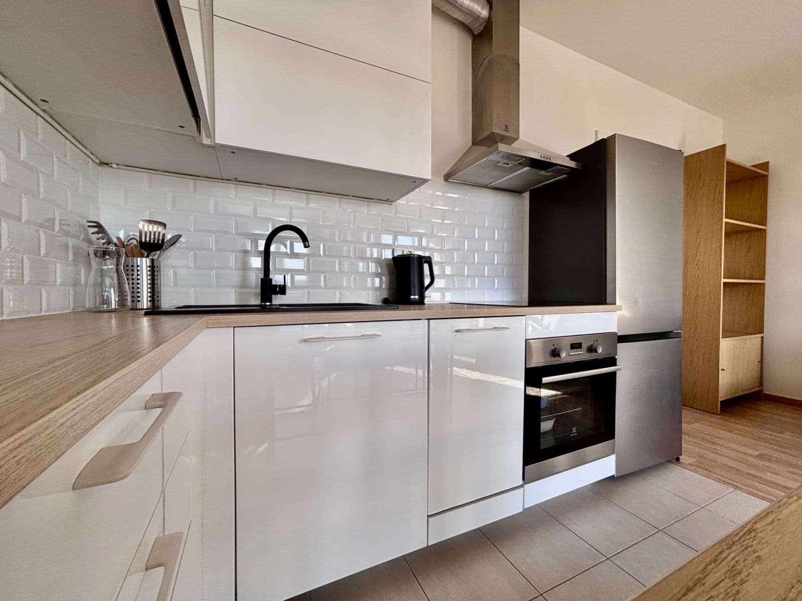 Pronájem bytu 1+kk 40 m², Olgy Havlové, Praha, Praha Pronájem bytu 1+kk 40 m², Olgy Havlové, Praha, Praha