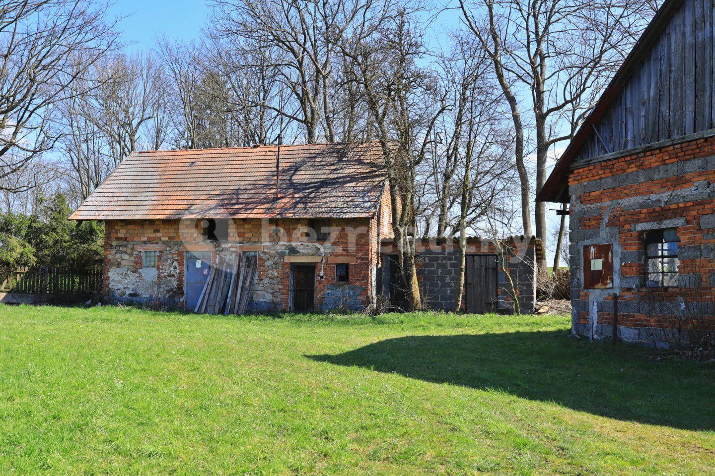 Prodej pozemku 1.330 m², Libice nad Doubravou, Kraj Vysočina