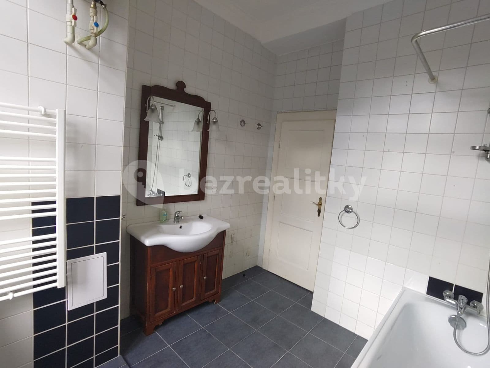 Pronájem bytu 1+1 37 m², Pod Karlovarskou silnicí, Praha, Praha Pronájem bytu 1+1 37 m², Pod Karlovarskou silnicí, Praha, Praha